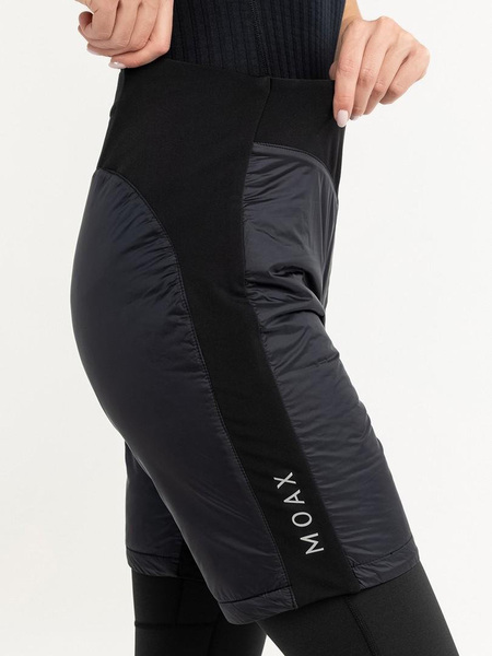   Moax W Laura  (,  4)